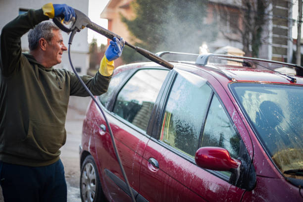 Best Pressure Washing Siding  in Walnut Creek, OH