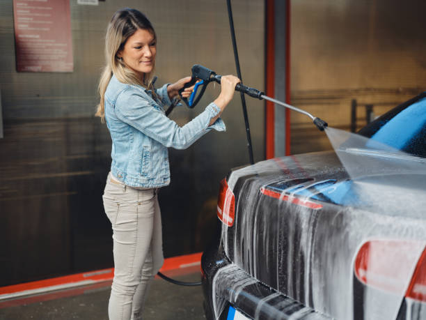 Why Choose Our Certified Pressure Washing Experts for Your Project Needs in Walnut Creek, OH?